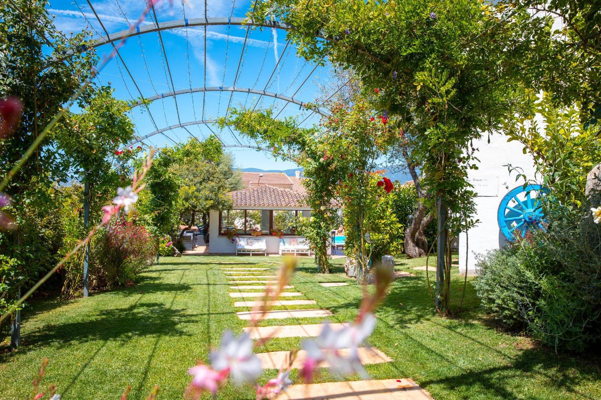Hotel Ristorante S'Astore Benetutti ภายนอก รูปภาพ